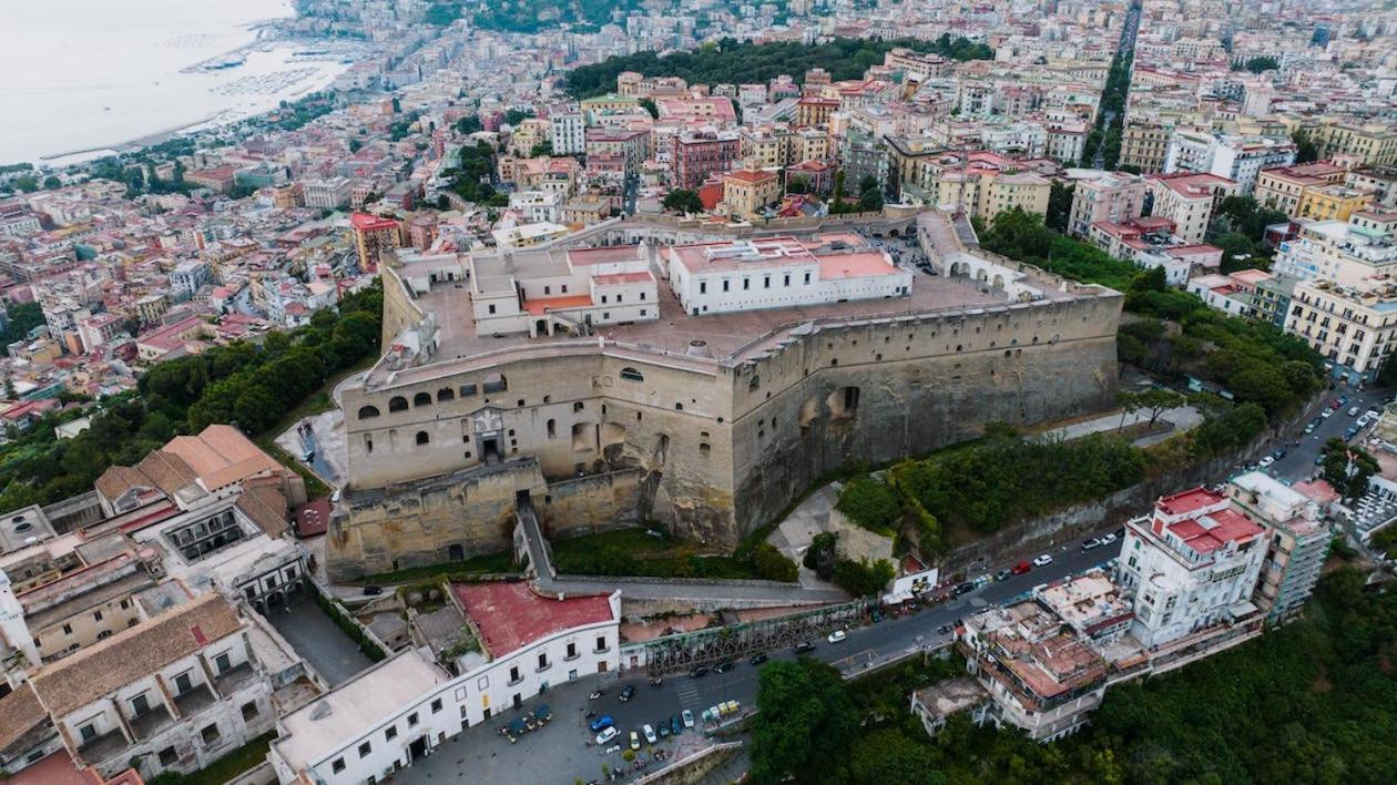 Il Mondo Di Giovi' * Naples